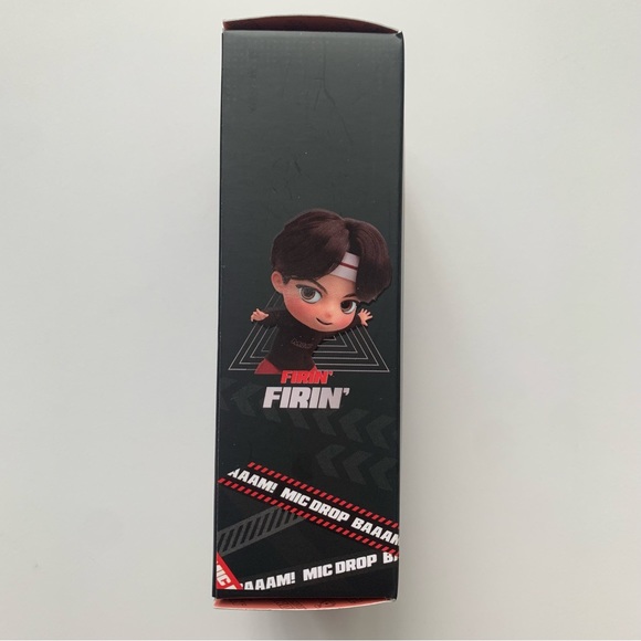 TINYTAN Jin Mic Drop Keyring - Picture 4 of 4